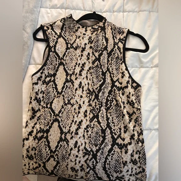 Express Black Cream snakeskin Knit Top sleeveless high neck mock L nwot - Picture 2 of 3